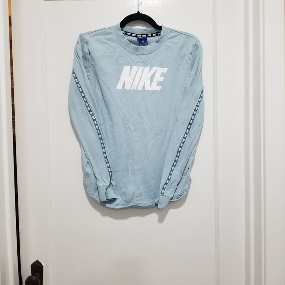Nike Tops - Long Sleeve Nike T